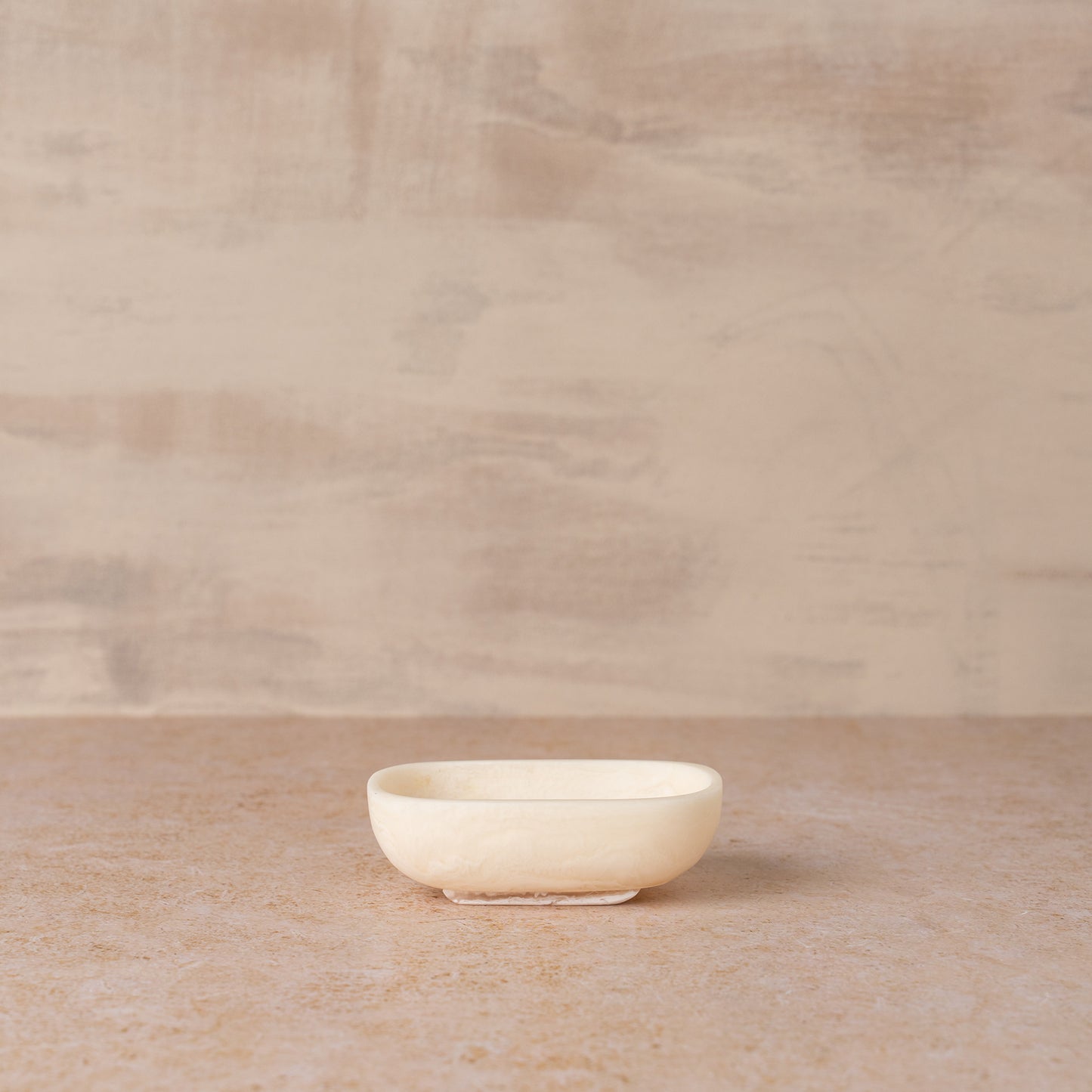 FLOW RESIN SOAP DISH